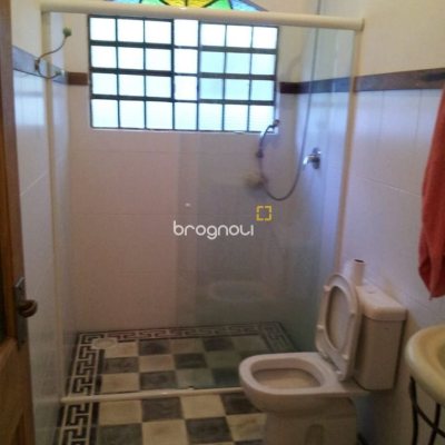 Casa com 270m², 2 quartos (sendo 1 suíte), 2 garagens, no bairro Lagoa da Conceição em Florianópolis
