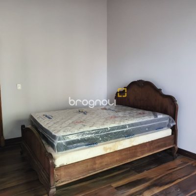 Casa com 270m², 2 quartos (sendo 1 suíte), 2 garagens, no bairro Lagoa da Conceição em Florianópolis