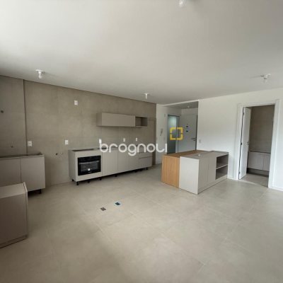 Studio com 50m², 1 quarto (sendo 1 suíte), 1 garagem, no bairro Centro em Florianópolis