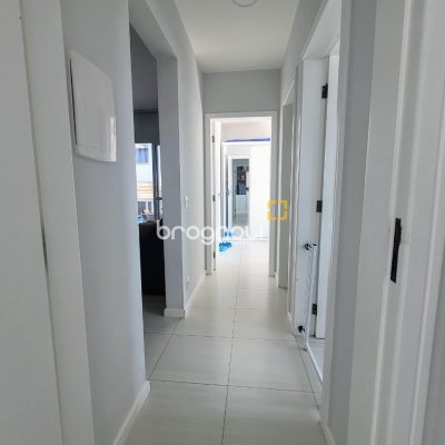 Apartamento com 85m², 3 quartos (sendo 1 suíte), 1 garagem, no bairro Pedra Branca em Palhoça