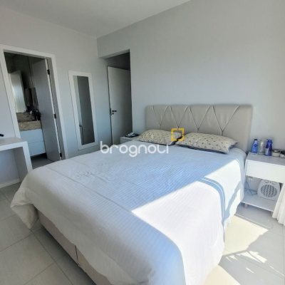 Apartamento com 85m², 3 quartos (sendo 1 suíte), 1 garagem, no bairro Pedra Branca em Palhoça