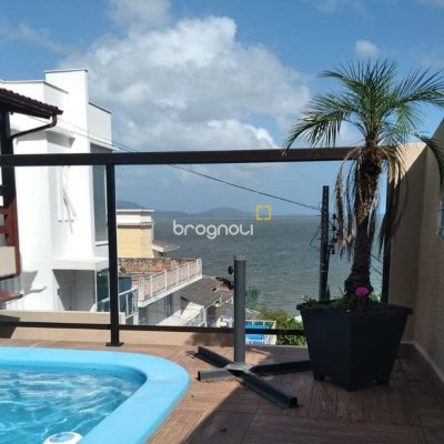 Casa com 250m², 3 quartos (sendo 1 suíte), 4 garagens, no bairro Centro em São José