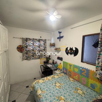Casa com 110m², 3 quartos, 5 garagens, no bairro Itacorubi em Florianópolis