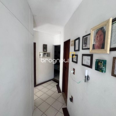 Casa com 110m², 3 quartos, 5 garagens, no bairro Itacorubi em Florianópolis