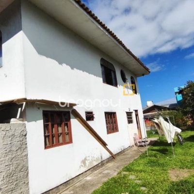 Casa com 269m², 3 quartos (sendo 1 suíte), 2 garagens, no bairro Costeira do Pirajubaé em Florianópolis