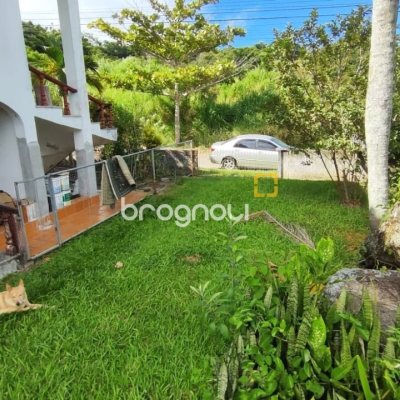 Casa com 269m², 3 quartos (sendo 1 suíte), 2 garagens, no bairro Costeira do Pirajubaé em Florianópolis