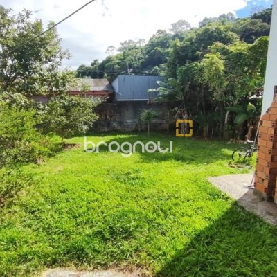 Casa com 269m², 3 quartos (sendo 1 suíte), 2 garagens, no bairro Costeira do Pirajubaé em Florianópolis