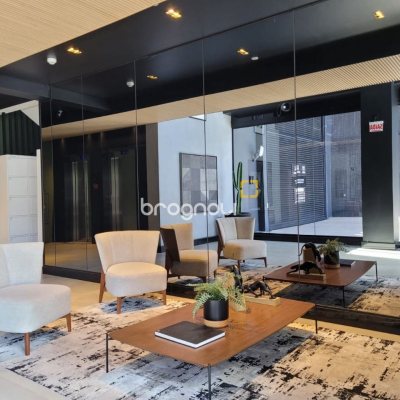 Apartamento com 73m², 2 quartos (sendo 1 suíte), 2 garagens, no bairro Centro em Florianópolis