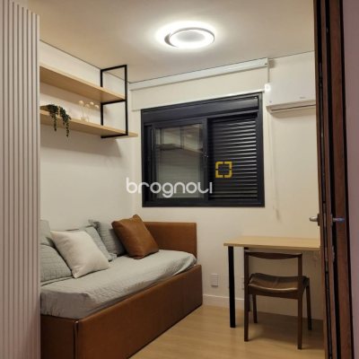 Apartamento com 73m², 2 quartos (sendo 1 suíte), 2 garagens, no bairro Centro em Florianópolis