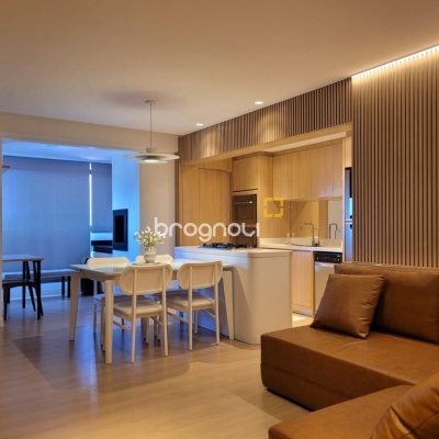 Apartamento com 73m², 2 quartos (sendo 1 suíte), 2 garagens, no bairro Centro em Florianópolis