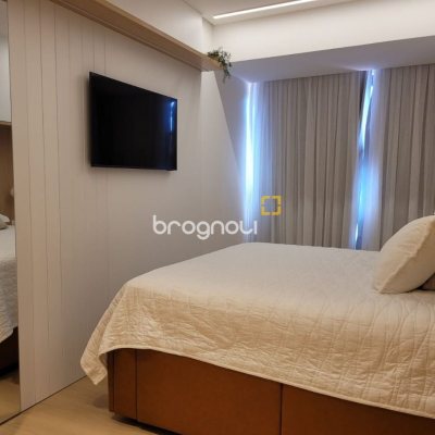 Apartamento com 73m², 2 quartos (sendo 1 suíte), 2 garagens, no bairro Centro em Florianópolis