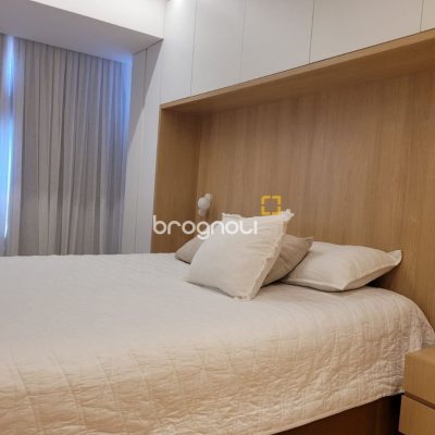 Apartamento com 73m², 2 quartos (sendo 1 suíte), 2 garagens, no bairro Centro em Florianópolis