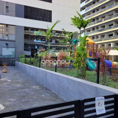 Apartamento com 73m², 2 quartos (sendo 1 suíte), 2 garagens, no bairro Centro em Florianópolis