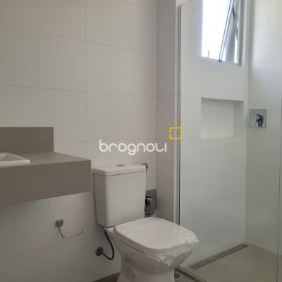Apartamento com 139m², 3 quartos (sendo 3 suítes), 2 garagens, no bairro Jardim Atlântico em Florianópolis