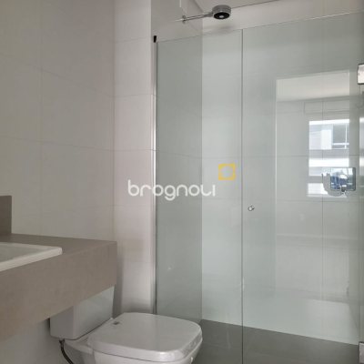Apartamento com 139m², 3 quartos (sendo 3 suítes), 2 garagens, no bairro Jardim Atlântico em Florianópolis