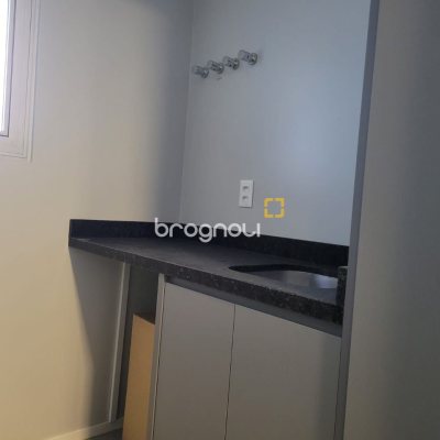 Apartamento com 139m², 3 quartos (sendo 3 suítes), 2 garagens, no bairro Jardim Atlântico em Florianópolis