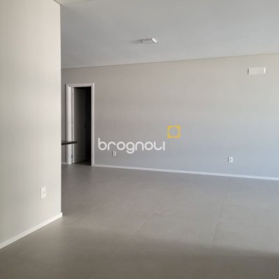 Apartamento com 139m², 3 quartos (sendo 3 suítes), 2 garagens, no bairro Jardim Atlântico em Florianópolis