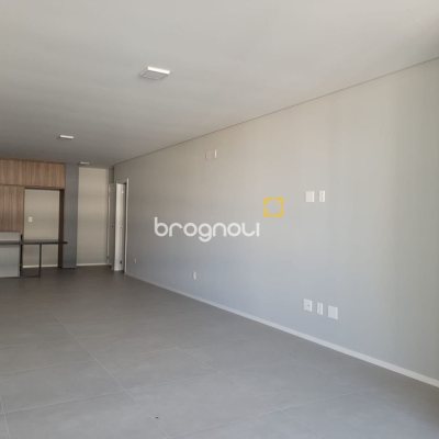 Apartamento com 139m², 3 quartos (sendo 3 suítes), 2 garagens, no bairro Jardim Atlântico em Florianópolis