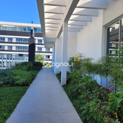 Apartamento com 139m², 3 quartos (sendo 3 suítes), 2 garagens, no bairro Jardim Atlântico em Florianópolis