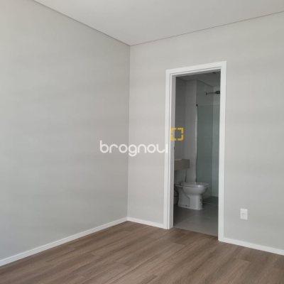 Apartamento com 139m², 3 quartos (sendo 3 suítes), 2 garagens, no bairro Jardim Atlântico em Florianópolis