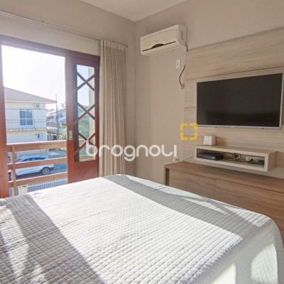 Casa com 184m², 3 quartos (sendo 1 suíte), 3 garagens, no bairro Carianos em Florianópolis