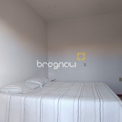 Casa com 184m², 3 quartos (sendo 1 suíte), 3 garagens, no bairro Carianos em Florianópolis