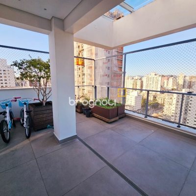 Cobertura com 140m², 3 quartos (sendo 1 suíte), 2 garagens, no bairro Kobrasol em São José