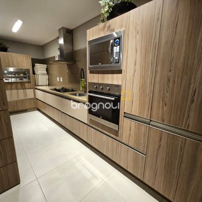 Cobertura com 140m², 3 quartos (sendo 1 suíte), 2 garagens, no bairro Kobrasol em São José