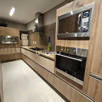 Cobertura com 140m², 3 quartos (sendo 1 suíte), 2 garagens, no bairro Kobrasol em São José