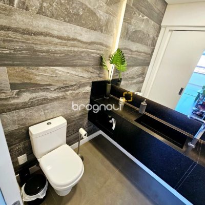 Cobertura com 140m², 3 quartos (sendo 1 suíte), 2 garagens, no bairro Kobrasol em São José