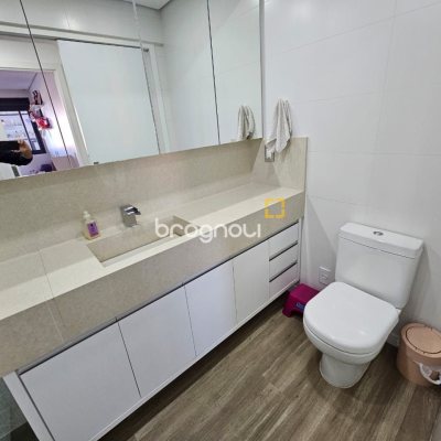 Cobertura com 140m², 3 quartos (sendo 1 suíte), 2 garagens, no bairro Kobrasol em São José