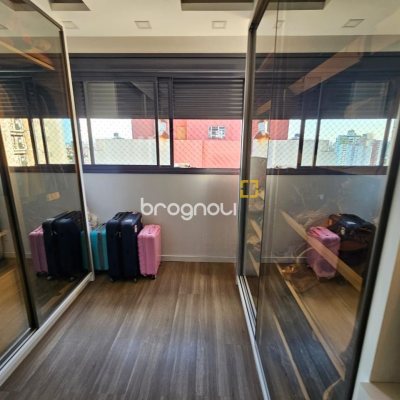 Cobertura com 140m², 3 quartos (sendo 1 suíte), 2 garagens, no bairro Kobrasol em São José