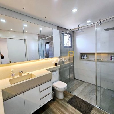 Cobertura com 140m², 3 quartos (sendo 1 suíte), 2 garagens, no bairro Kobrasol em São José