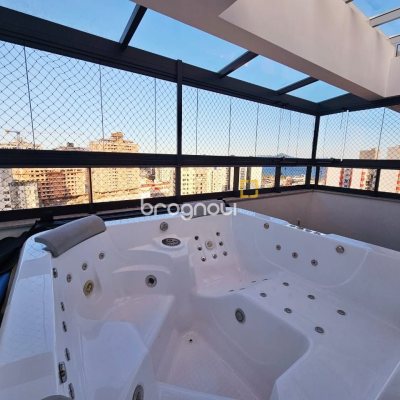 Cobertura com 140m², 3 quartos (sendo 1 suíte), 2 garagens, no bairro Kobrasol em São José