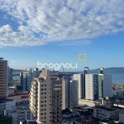 Cobertura com 140m², 3 quartos (sendo 1 suíte), 2 garagens, no bairro Kobrasol em São José
