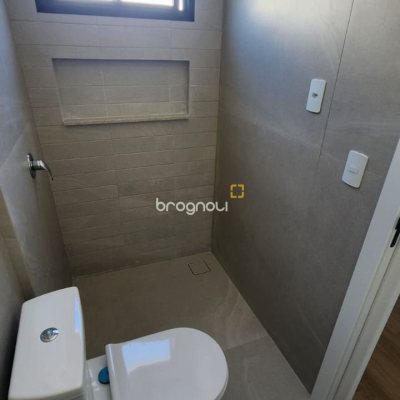 Casa com 162m², 3 quartos (sendo 1 suíte), 2 garagens, no bairro Cachoeira do Bom Jesus em Florianópolis