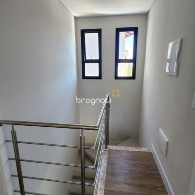 Casa com 162m², 3 quartos (sendo 1 suíte), 2 garagens, no bairro Cachoeira do Bom Jesus em Florianópolis