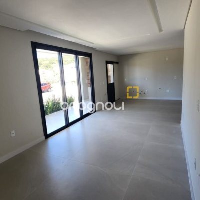 Casa com 162m², 3 quartos (sendo 1 suíte), 2 garagens, no bairro Cachoeira do Bom Jesus em Florianópolis