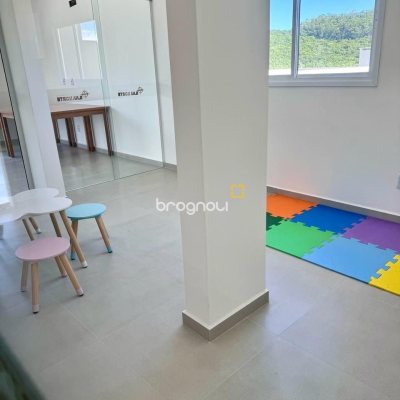 Apartamento com 90m², 2 quartos (sendo 1 suíte), 1 garagem, no bairro Ingleses em Florianópolis