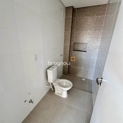 Apartamento com 90m², 2 quartos (sendo 1 suíte), 1 garagem, no bairro Ingleses em Florianópolis