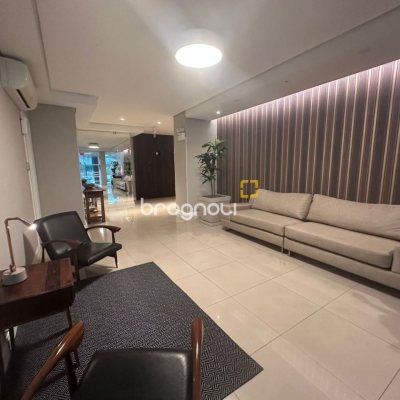 Apartamento com 156m², 2 quartos (sendo 2 suítes), 2 garagens, no bairro Centro em Florianópolis