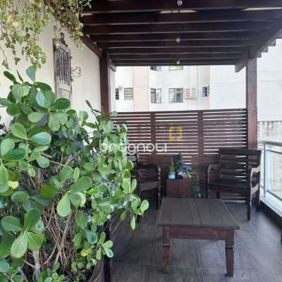 Apartamento com 156m², 2 quartos (sendo 2 suítes), 2 garagens, no bairro Centro em Florianópolis