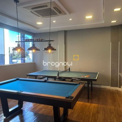 Apartamento com 156m², 2 quartos (sendo 2 suítes), 2 garagens, no bairro Centro em Florianópolis