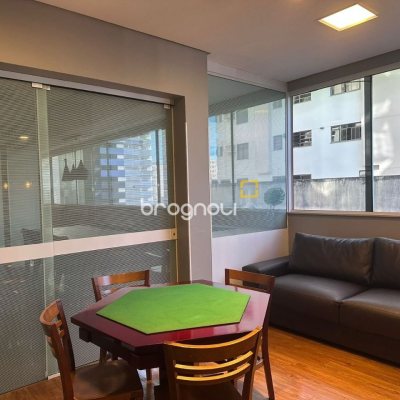 Apartamento com 156m², 2 quartos (sendo 2 suítes), 2 garagens, no bairro Centro em Florianópolis