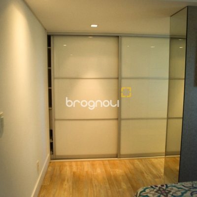 Apartamento com 156m², 2 quartos (sendo 2 suítes), 2 garagens, no bairro Centro em Florianópolis