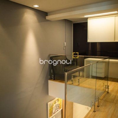 Apartamento com 156m², 2 quartos (sendo 2 suítes), 2 garagens, no bairro Centro em Florianópolis