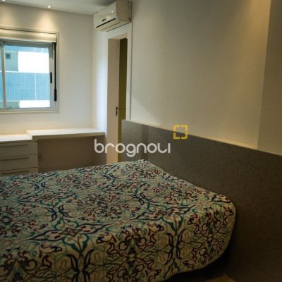 Apartamento com 156m², 2 quartos (sendo 2 suítes), 2 garagens, no bairro Centro em Florianópolis