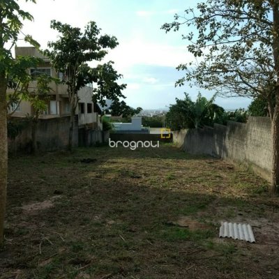 Terreno com 770m², no bairro São João do Rio Vermelho em Florianópolis
