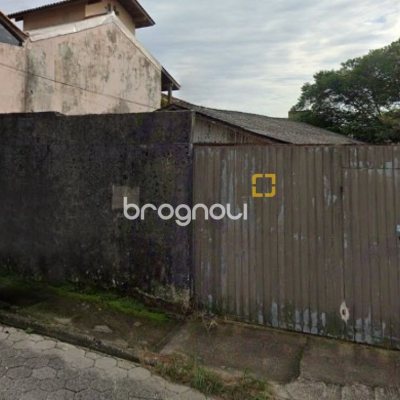 Terreno com 770m², no bairro São João do Rio Vermelho em Florianópolis