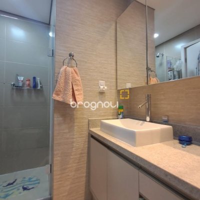 Cobertura com 166m², 3 quartos (sendo 1 suíte), 2 garagens, no bairro Campeche em Florianópolis